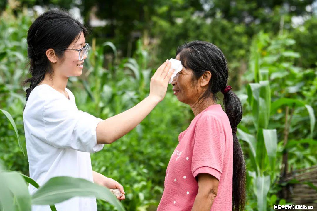 全网追的“扁担女孩”，找了一份暑假工，时薪12元 - 阿克苏生活资讯 - 阿克苏28生活网 aks.28life.com